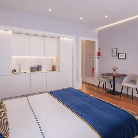 Almada 180 Apartment *