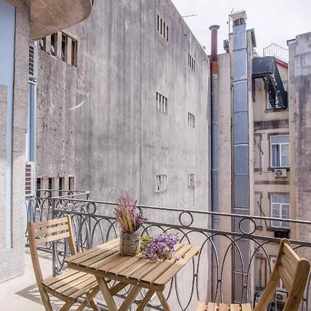 Appartement Almada 180 *