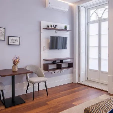 Appartement Almada 180 *