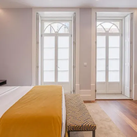 Appartement Almada 180 *