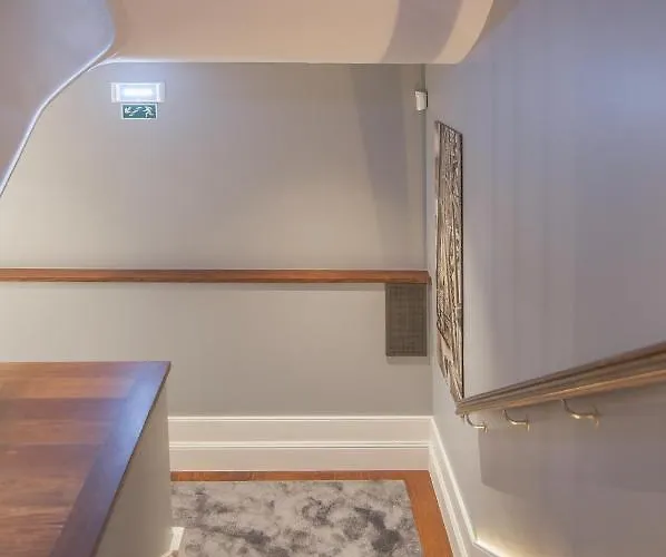 Almada 180 * Порту