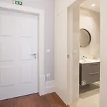 Apartamento Almada 180 *